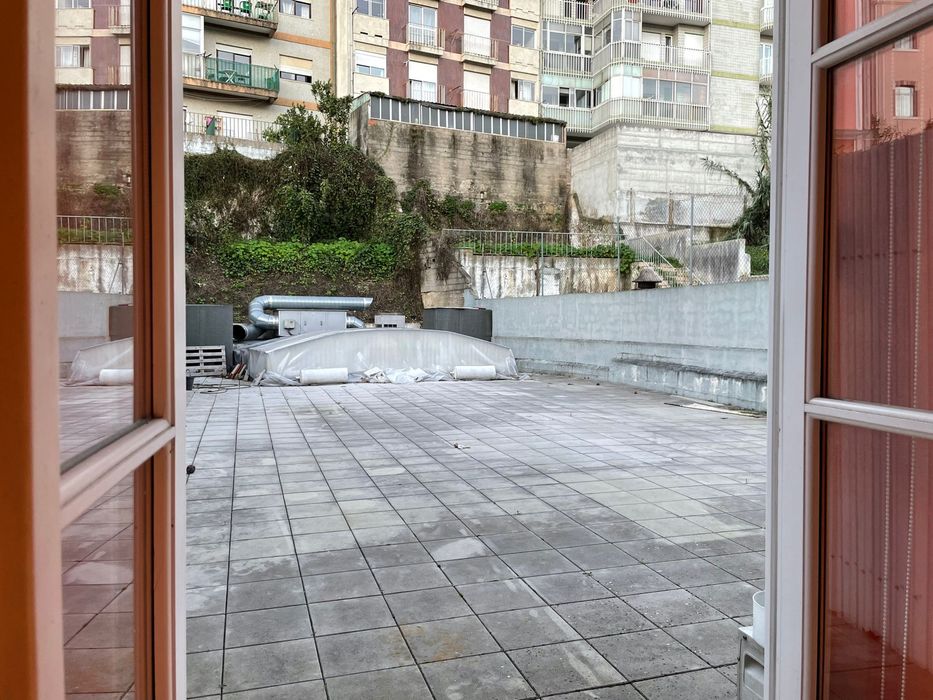 Arrenda-se T0 praca da republica - coimbra