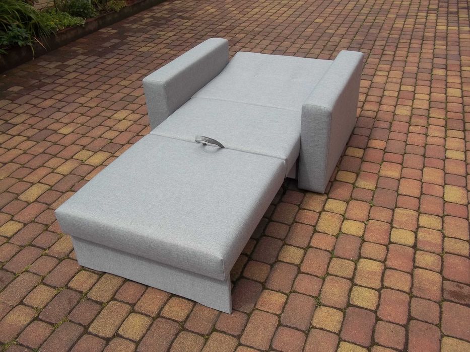 Fotel/jednoosobowe spanie/pojemnik/2 poduszki