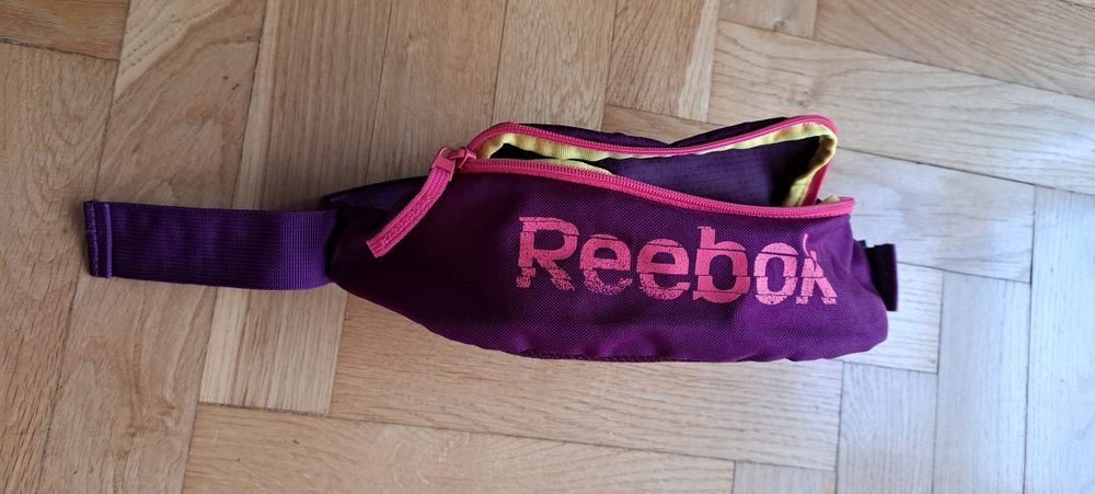 Nerka Reebok w żywych kolorach