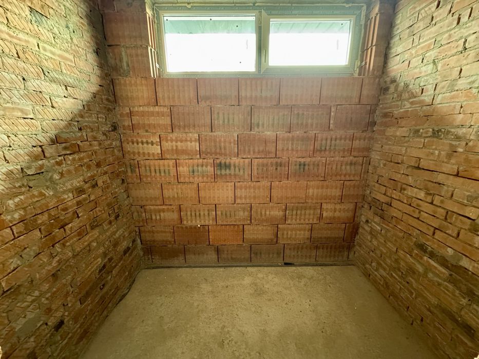 Продаж котеджу у центральній частині міста (Гідропарк)