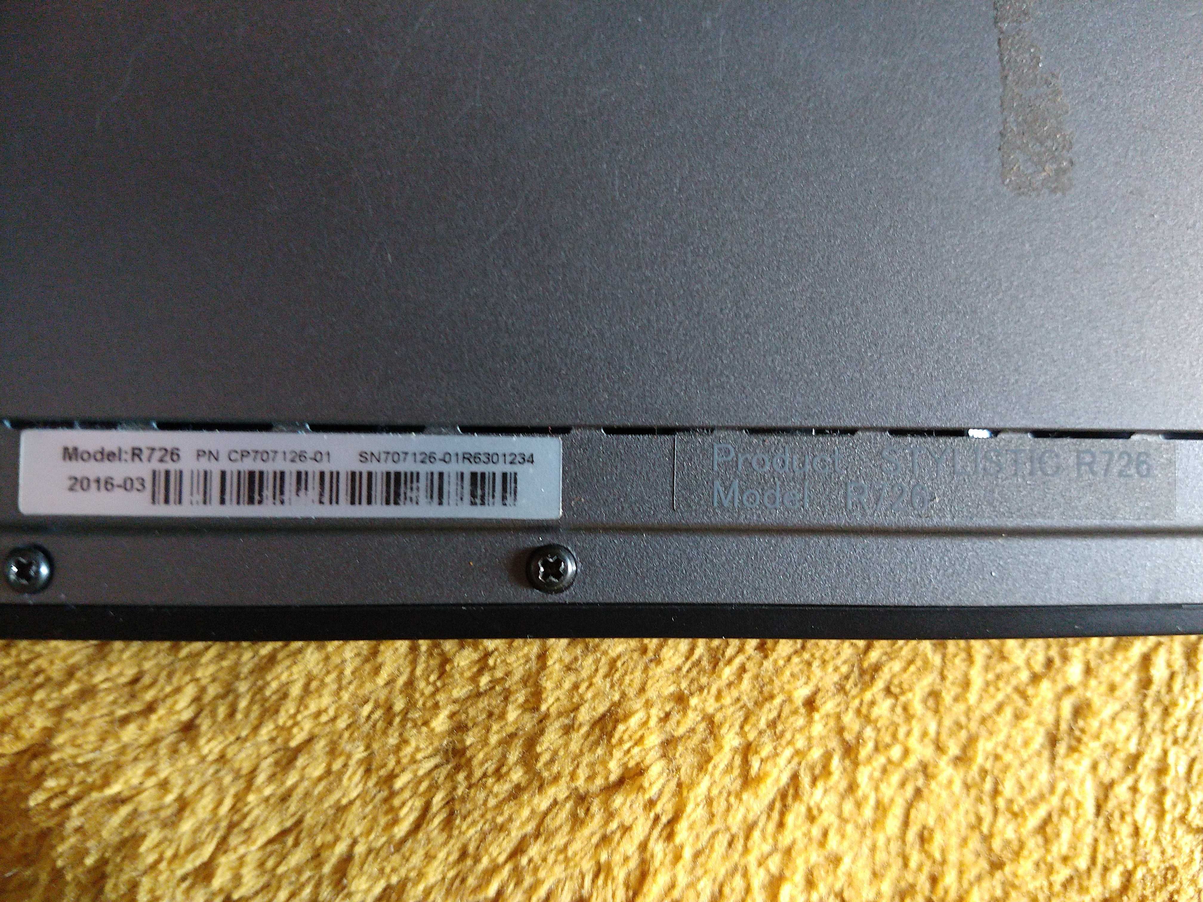 Fujitsu STYLISTIC R726 / Gratis adapter DP-HDMI