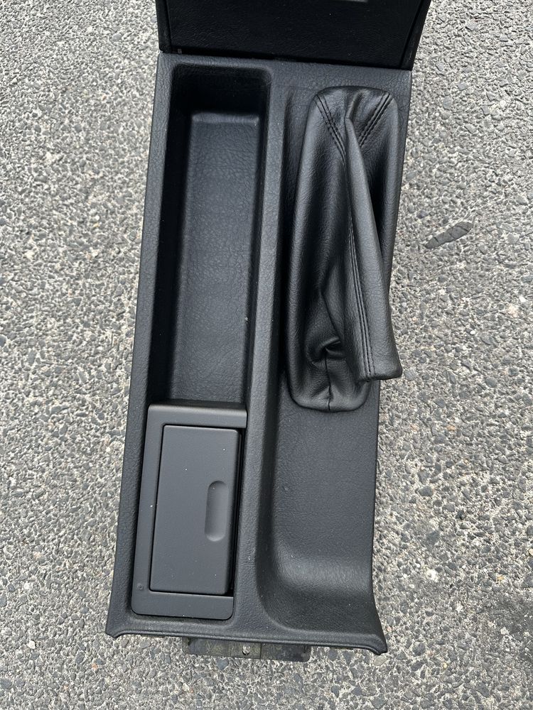 Podłokietnik bmw e36 stan idealny