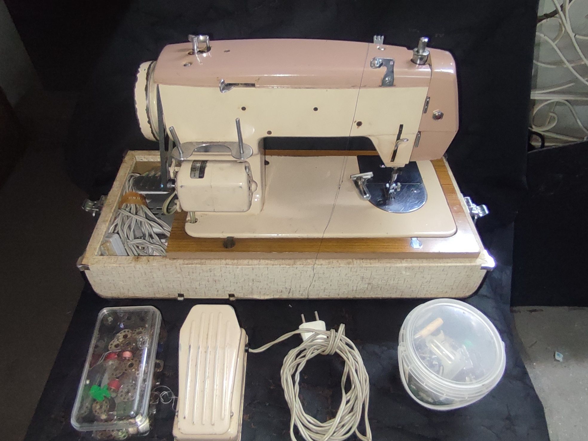 Máquina de costura Portatil