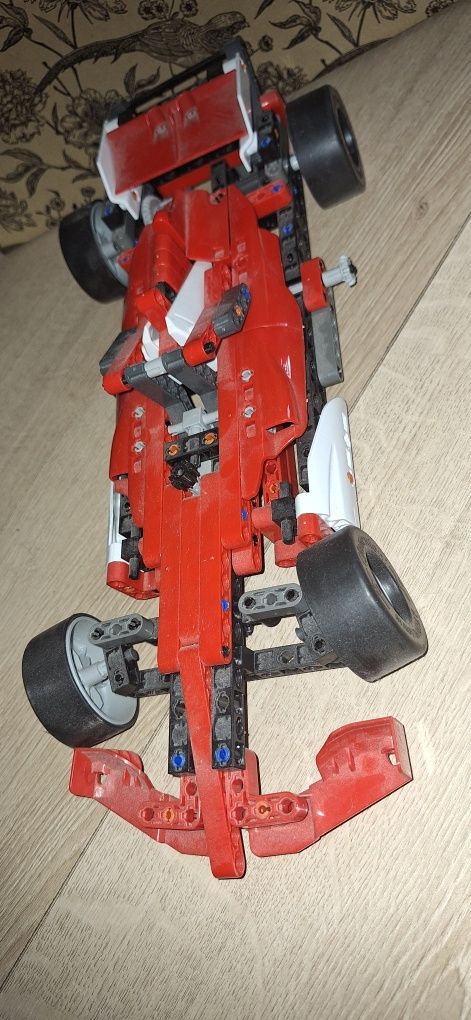 .Duże auto lego.