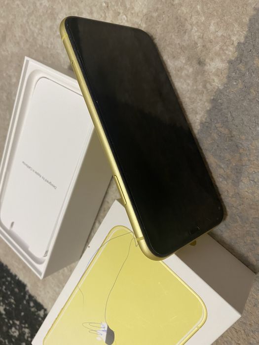 Продам iPhone 11