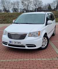 Chrysler Town & Country 2016 Chrysler Town and Country Turing, 6 lat w jednych rękach.