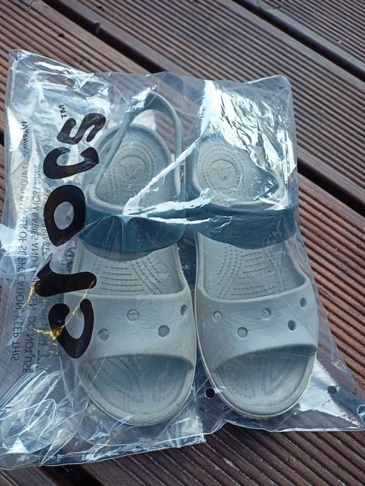 Crocs crocsy j2 sandały klapki