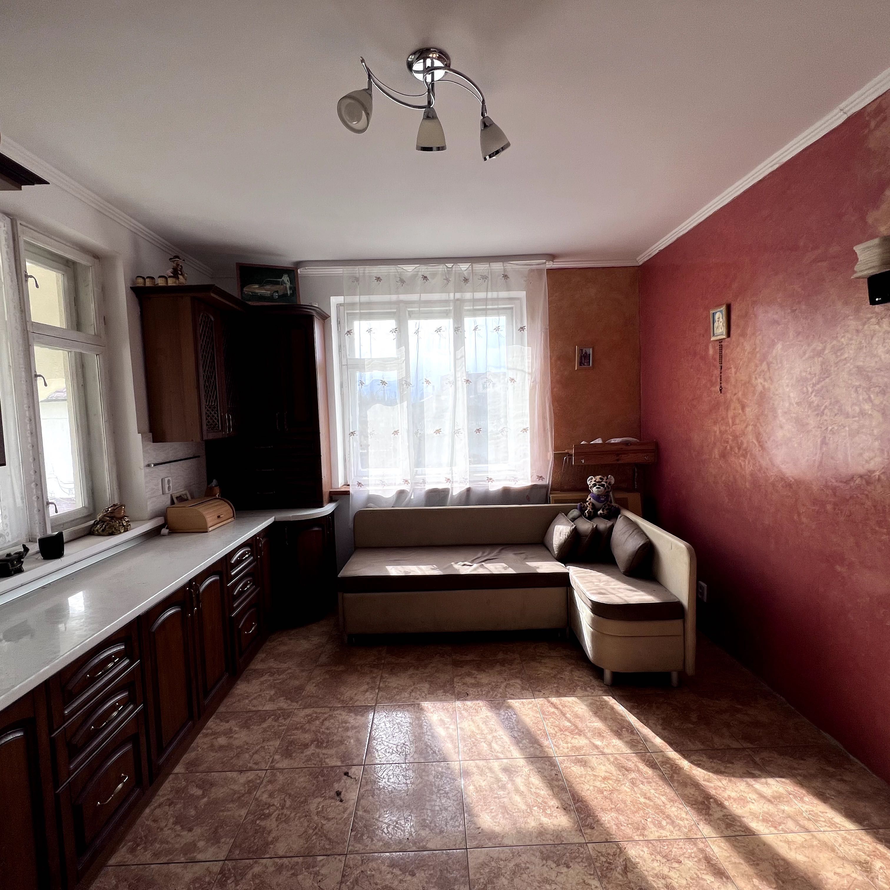 Продаж будинку з земельною ділянкою в с.Сілець
