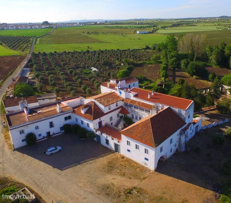 Quinta com Casa senhorial datada do final do Século XVI - Cuba