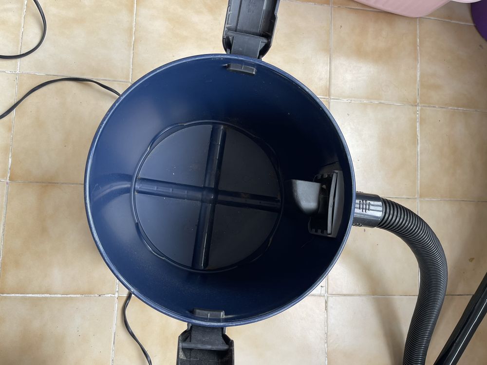 Aspirador industrial com filtro d’agua