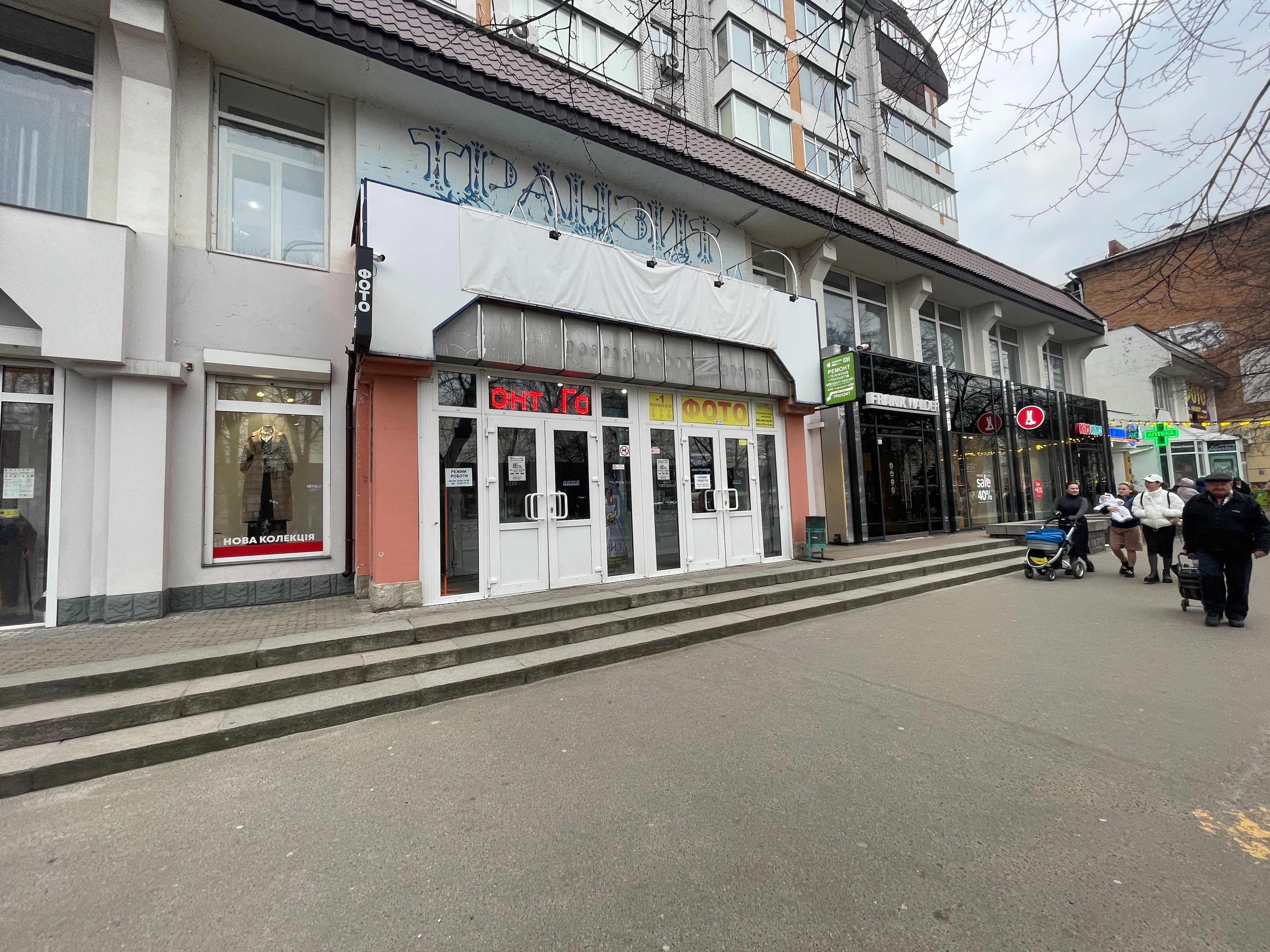 Фасадне приміщення в центрі по бул. Шевченка