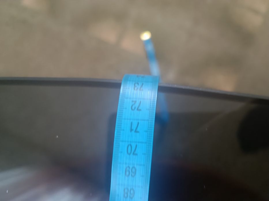 Столик на колесах скло