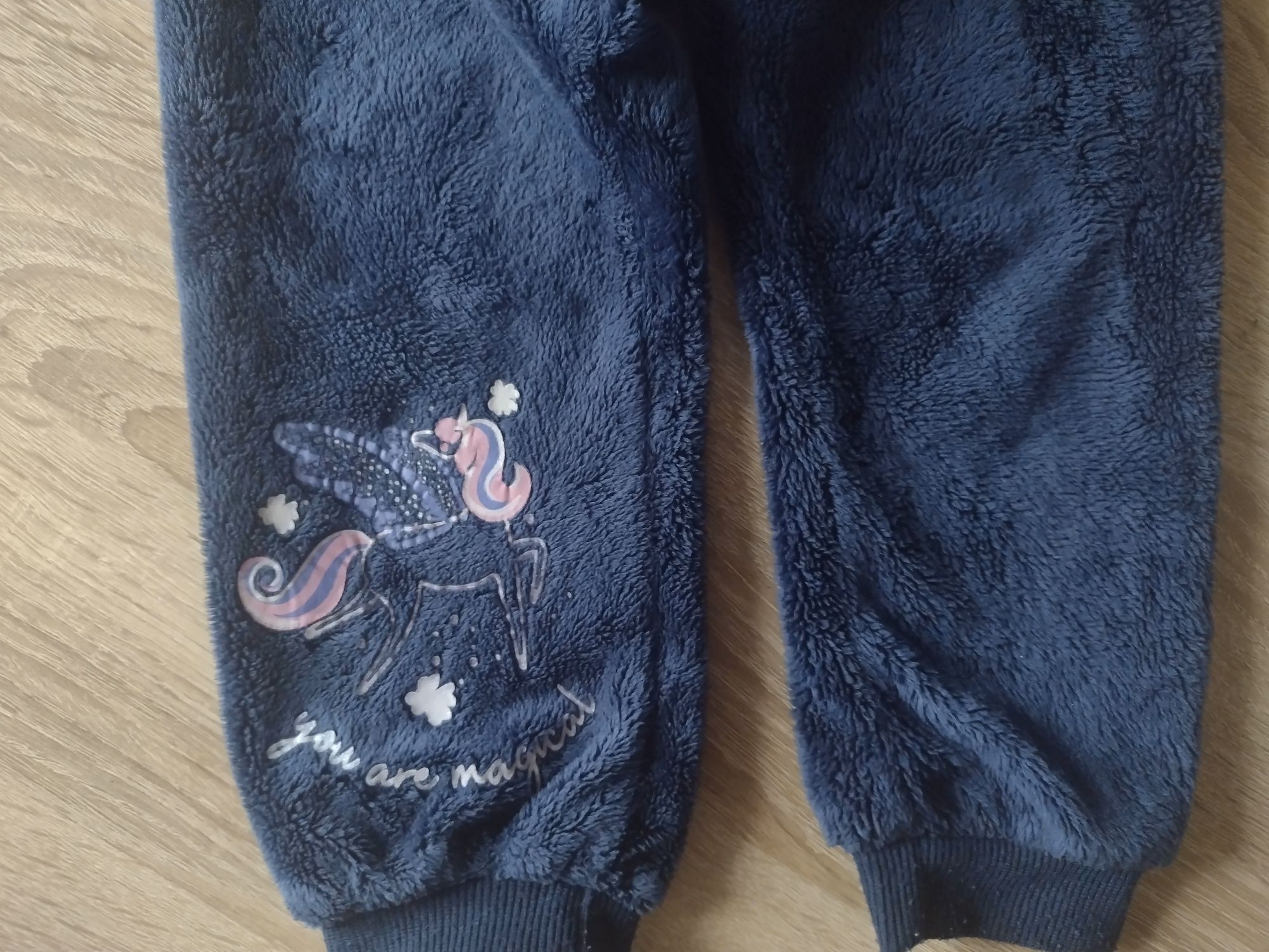 Ciepłe spodnie dla dziewczynki r. 98 jednorożec