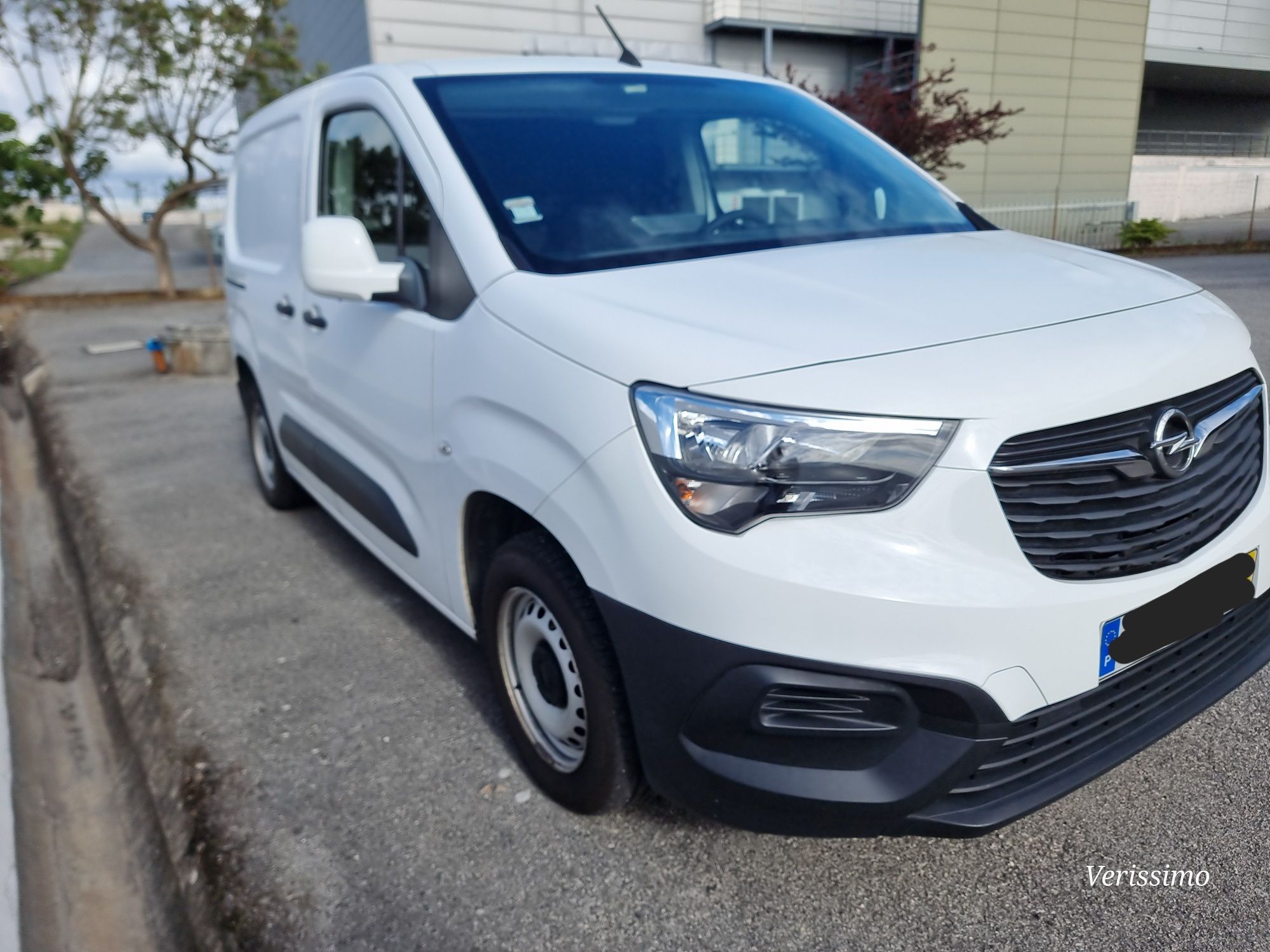 Opel Combo 2019 com IVA