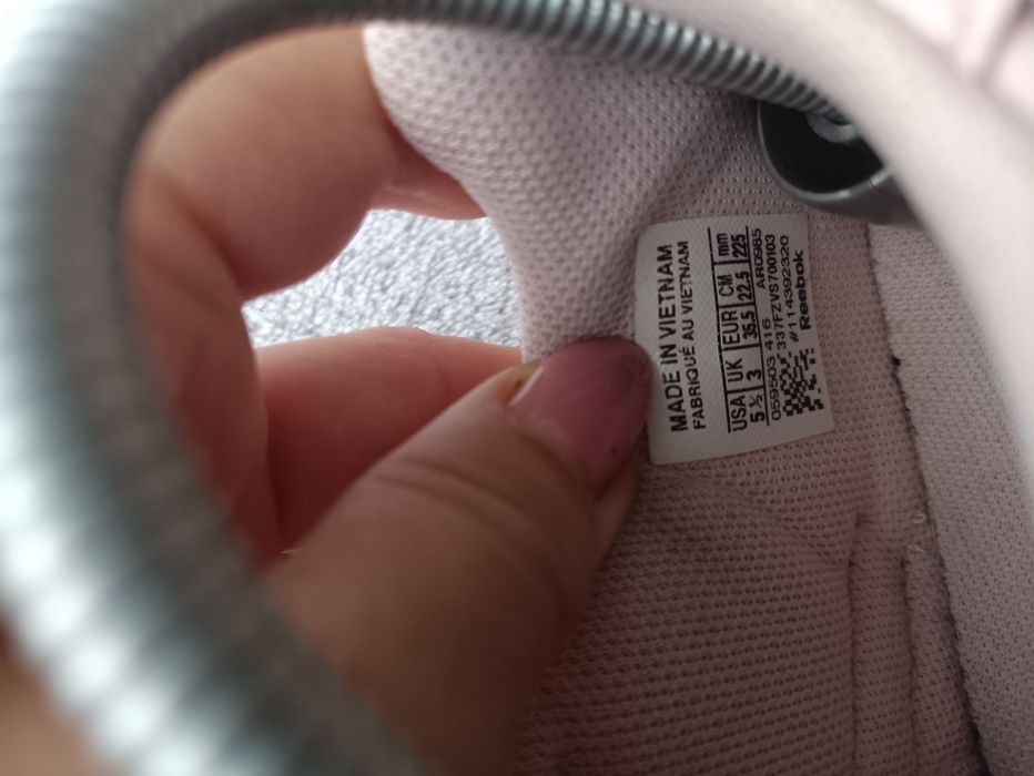 Жіночі кросівки шкіра Reebok р36