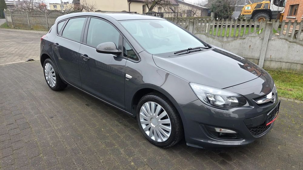 Opel Astra 1.4 TURBO Klim Parki