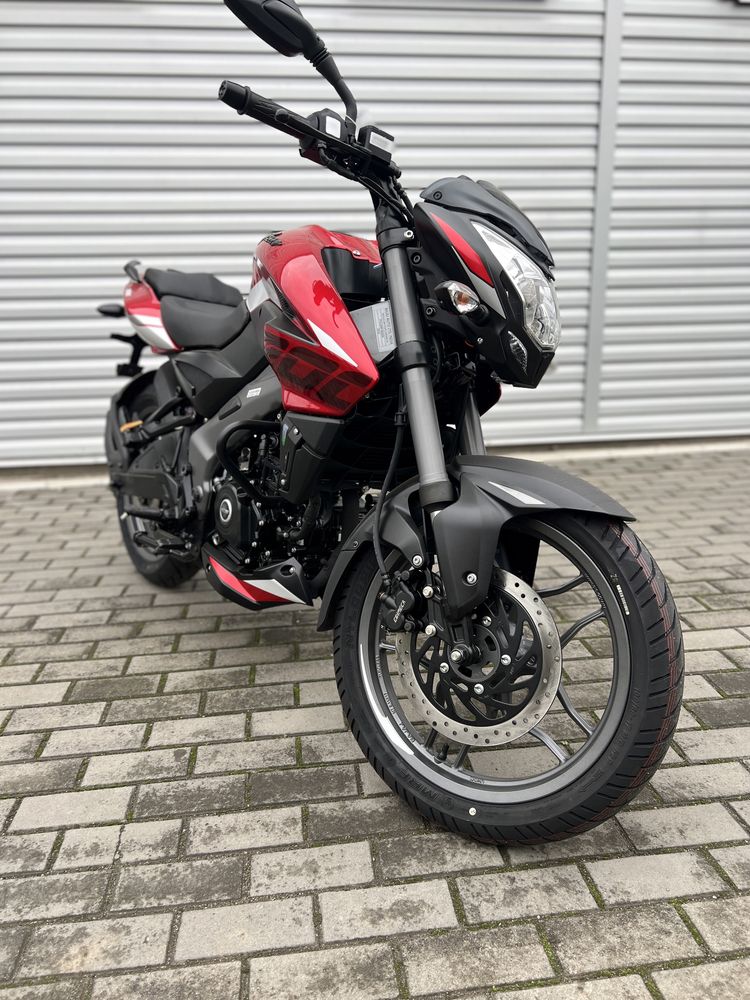 Новий мотоцикл BAJAJ PULSAR NS200, 2024