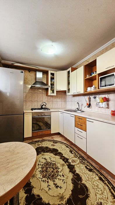 Продам, квартиру на 2 этаже, рядом гараж, ж/м Победа, рядом Сокол.