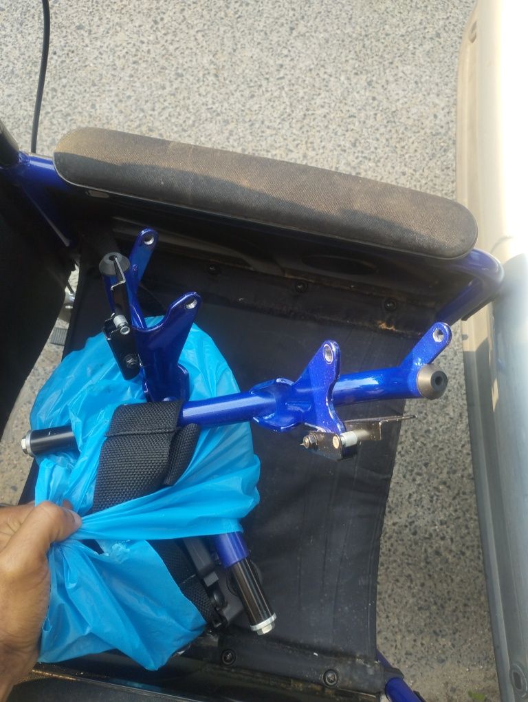 Cadeira de Rodas dobrável Semi nova perfeito estado
