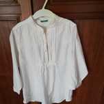 Lote de 2 blusas brancas Benetton e Zara 7A