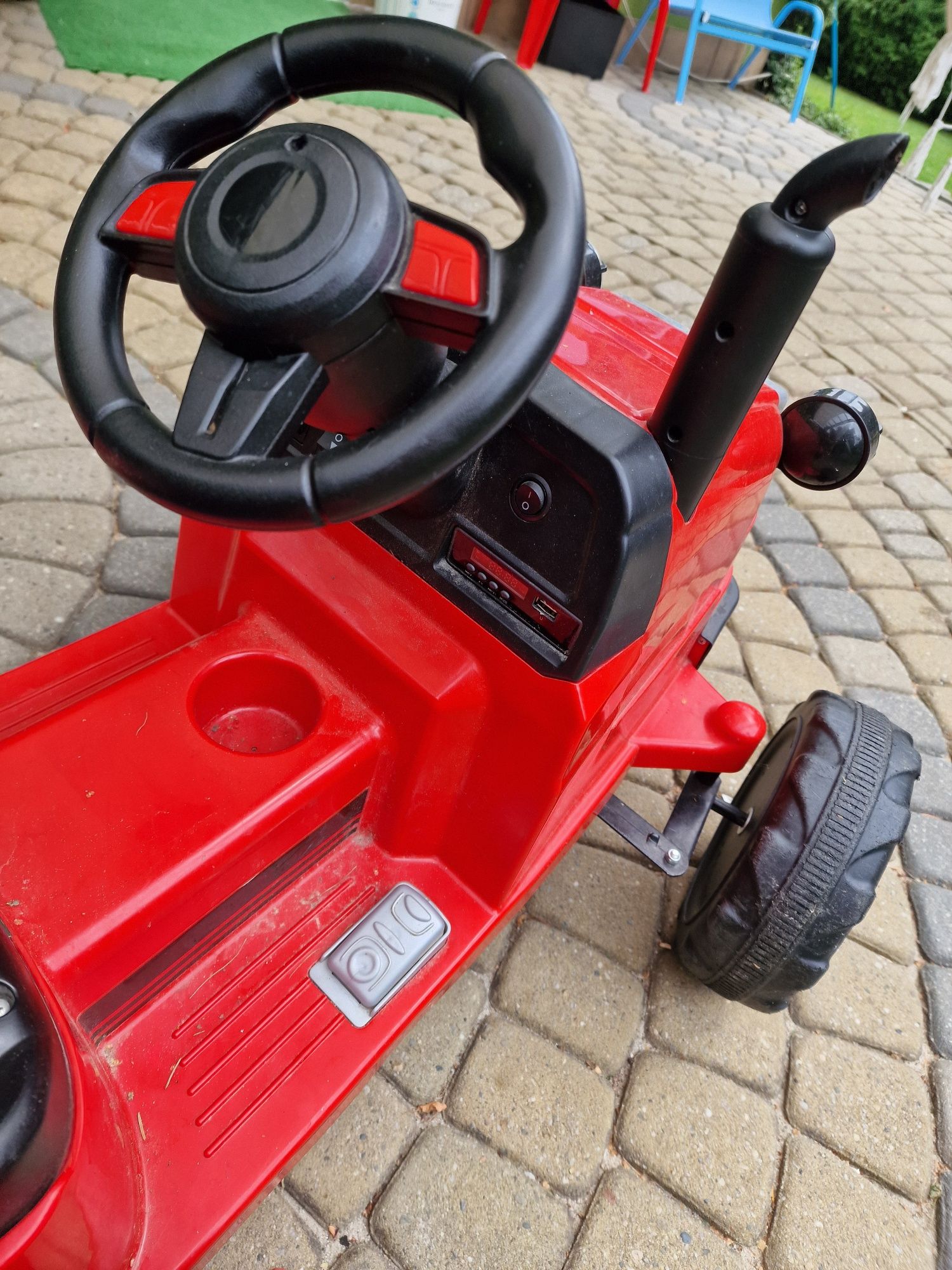 Traktor z przyczepką na akumulator dla dziecka