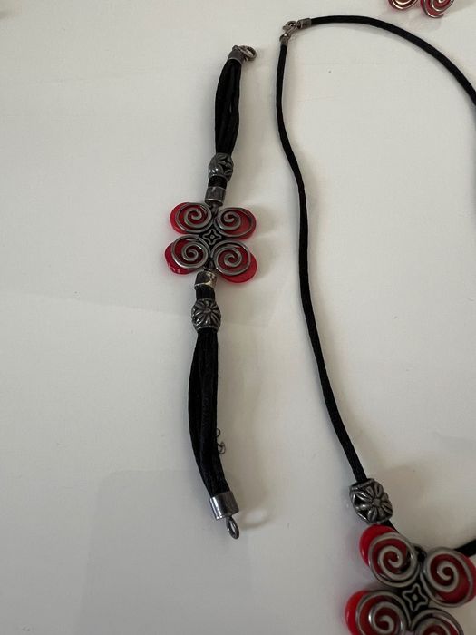 Piękny, spójny zestaw biżuterii – kolczyki, bransoletka i naszyjnik