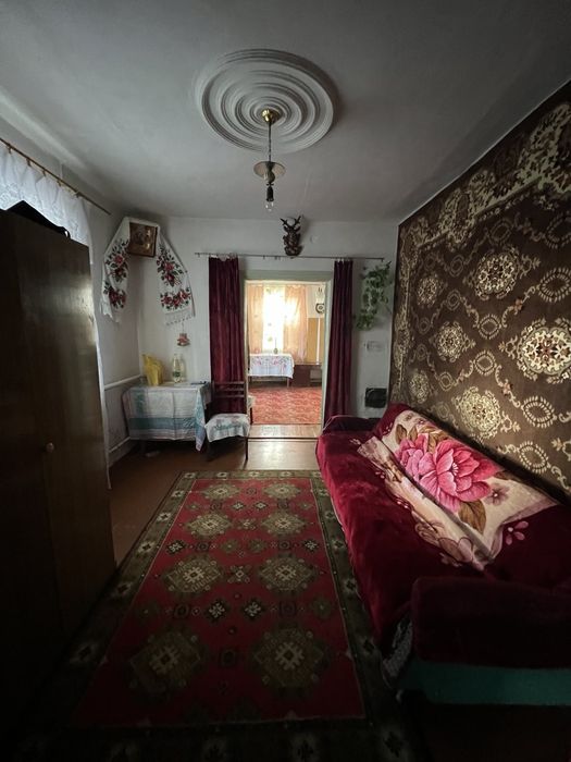 Будинок в селі Глибочиця