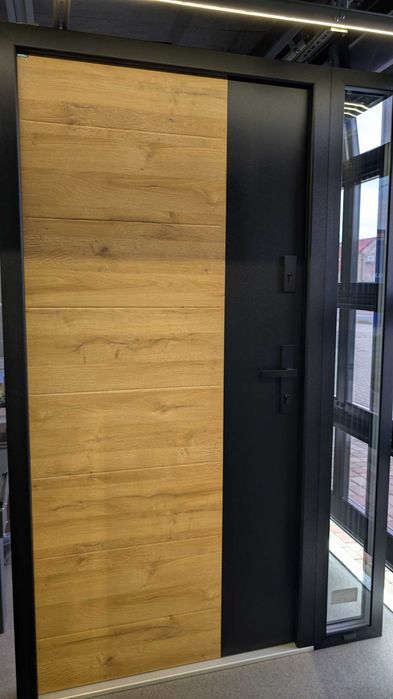 Drzwi zewnętrzne Wikęd Premium Termo z naświetlem od ręki