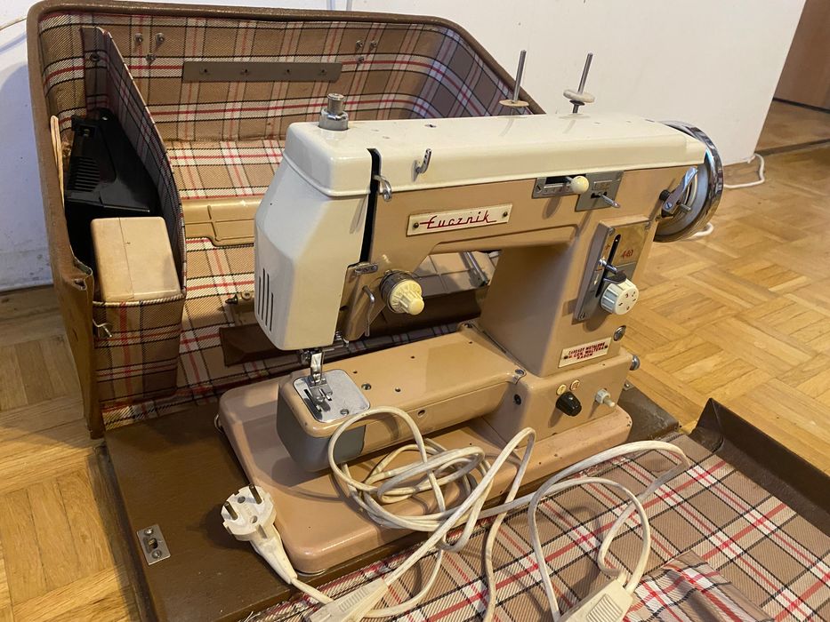 Maszyna do szycia Łucznik w walizce