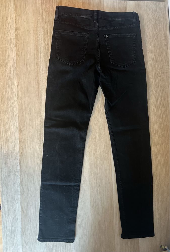 H&M czarne jeansy slim couple etroite 170/74A rozmiar 29