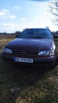 Продам власне авто Toyota carina e