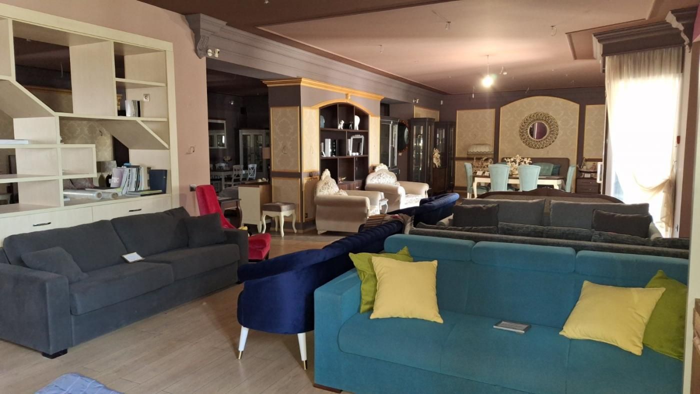 Оренда магазину - showroom, центр міста, вул. Перемоги. Ціна знижена!