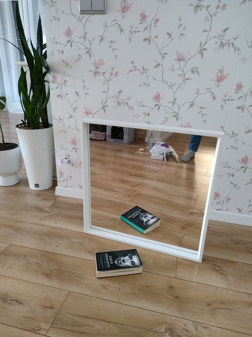 Lustro Ikea NISSEDAL
