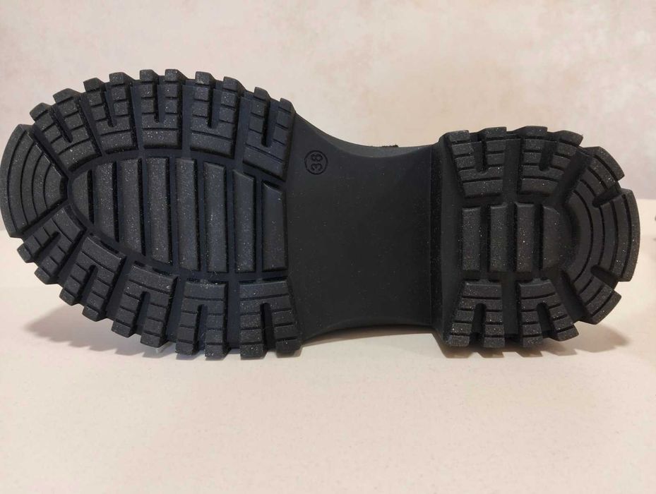 Підліткові чорні чоботи