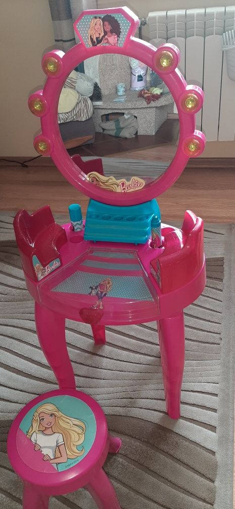 toaletka duża Barbie