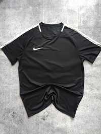 Футболка nike Dri-Fit