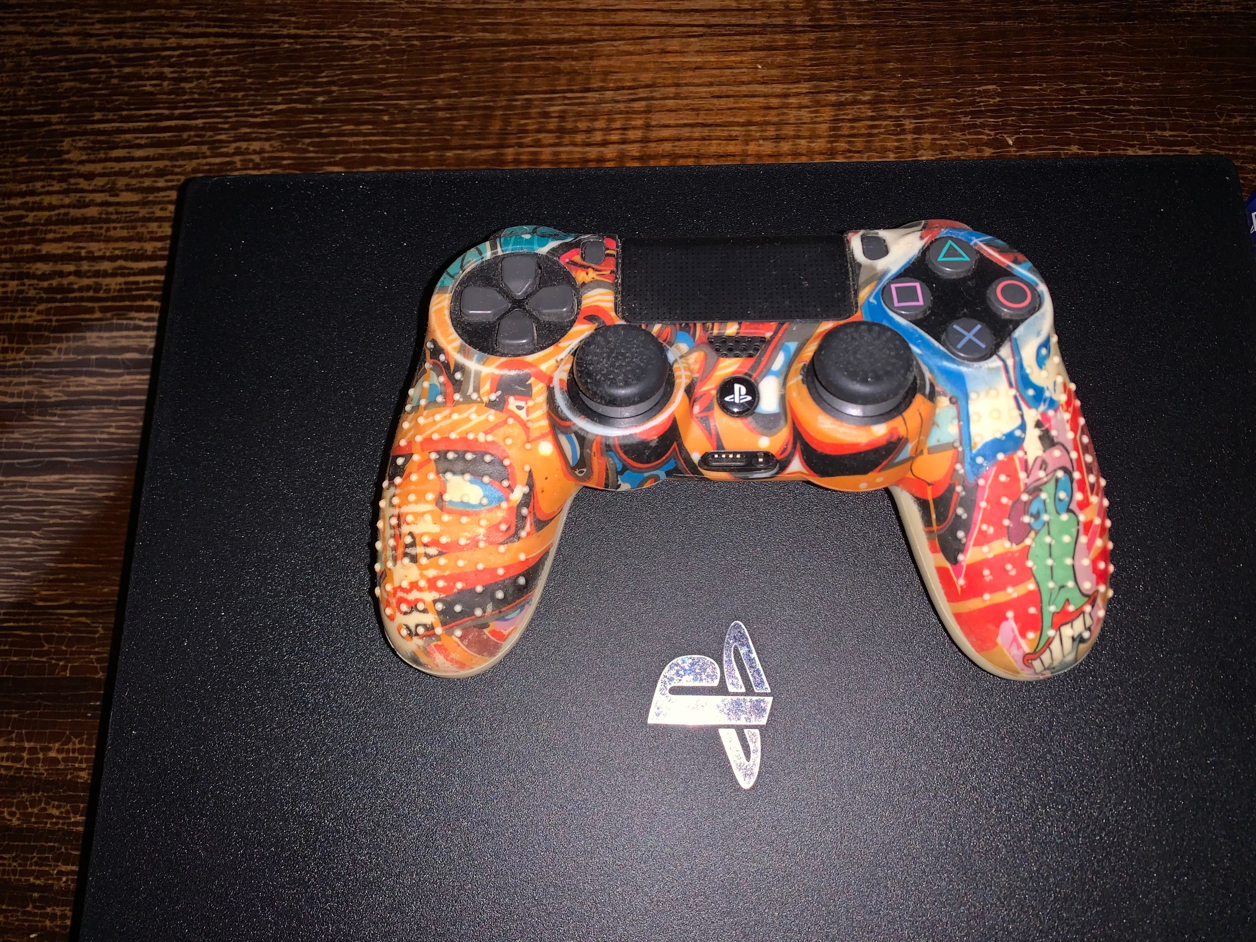 Ps4 Pro 1TB com Comando