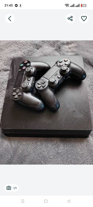 Продам PS4 з двома джойстиками