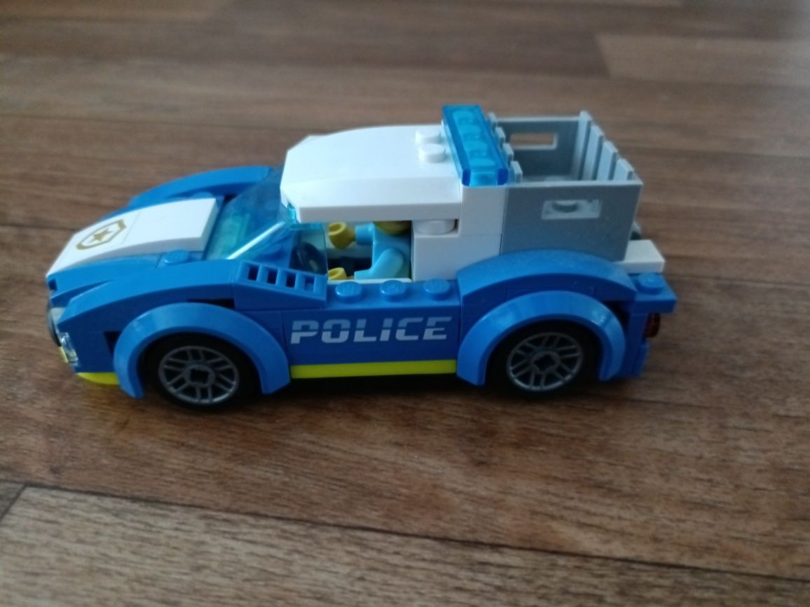 Klocki LEGO zestaw 60314 furgonetka z lodami
