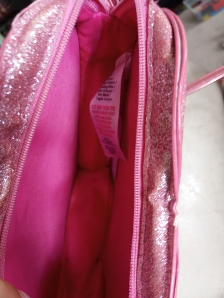 Bolsa rosa brilhante em forma de coração