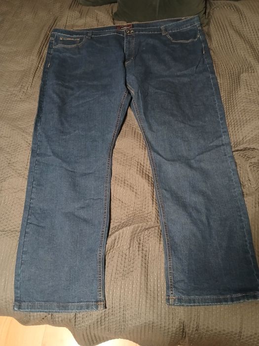 Spodnie męskie o rozmiarze 53. W idealnym stanie.