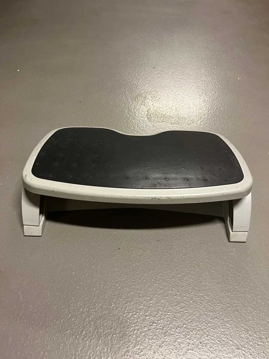 podnóżek pod biurko