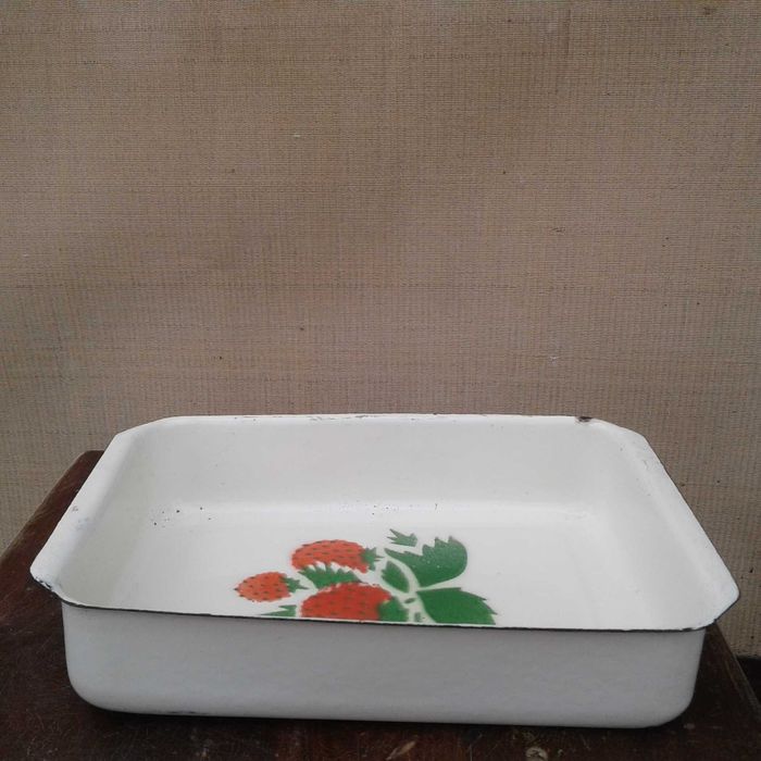 продам лоток эмалированый