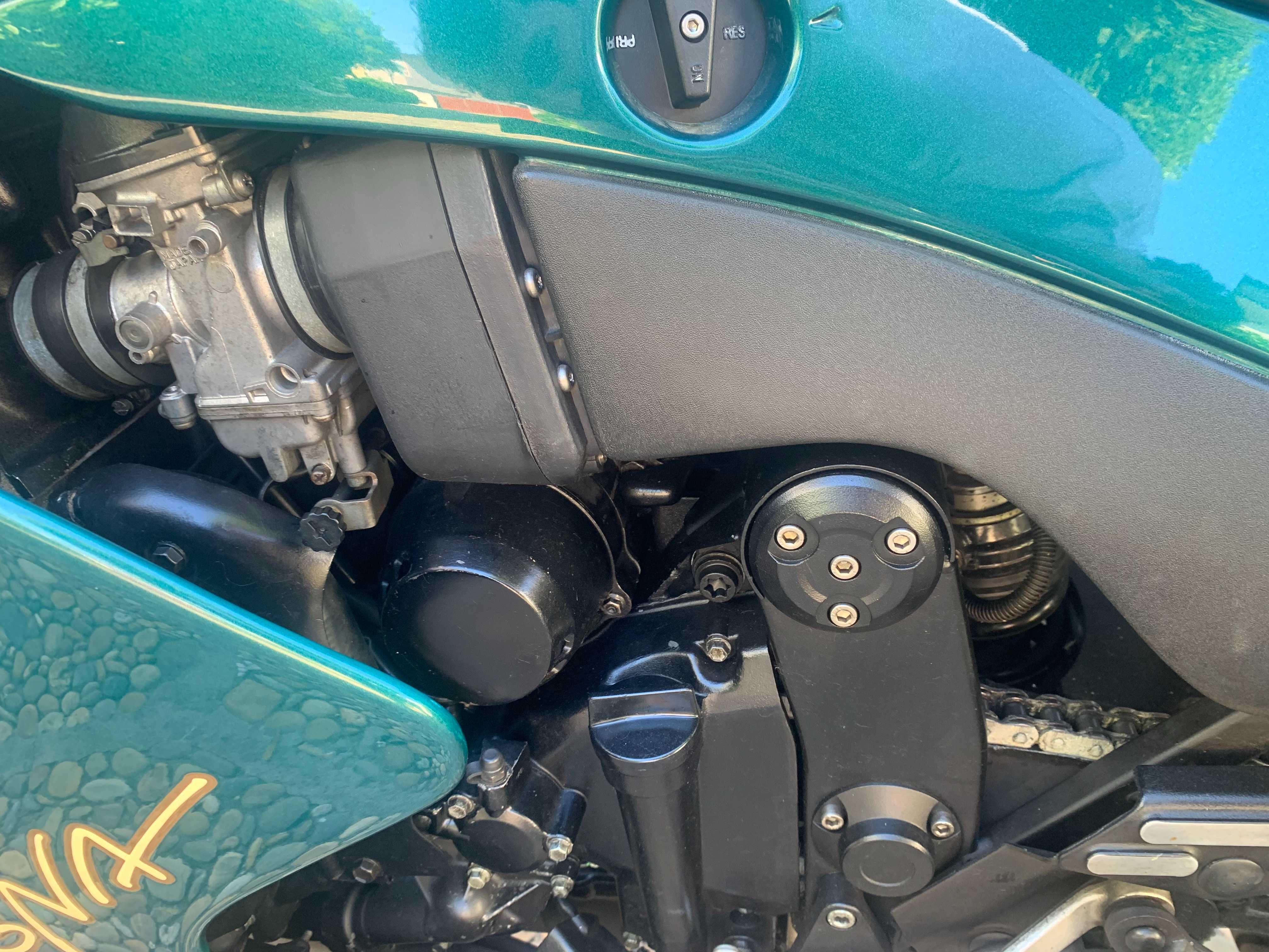 Triumph Daytona 1200