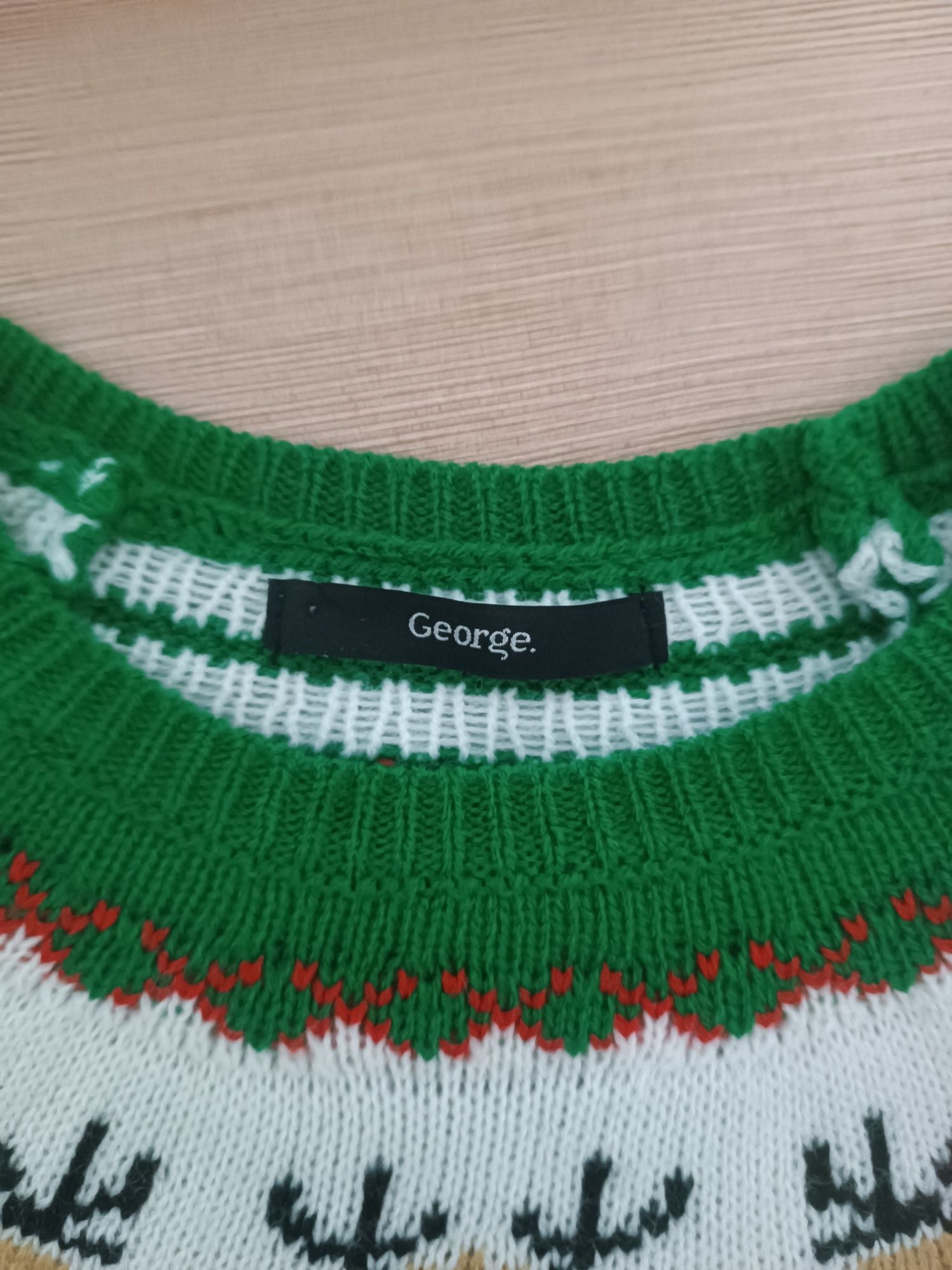 Świąteczny sweter firmy George nowy rozmiar 7-8 lat/ 122 -128 cm