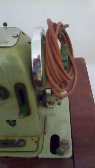 Maquina de Costura OLIVA CL 50 Como Nova