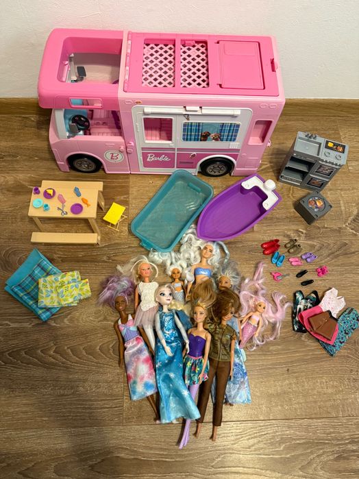 Duży zestaw barbie camper dodatki