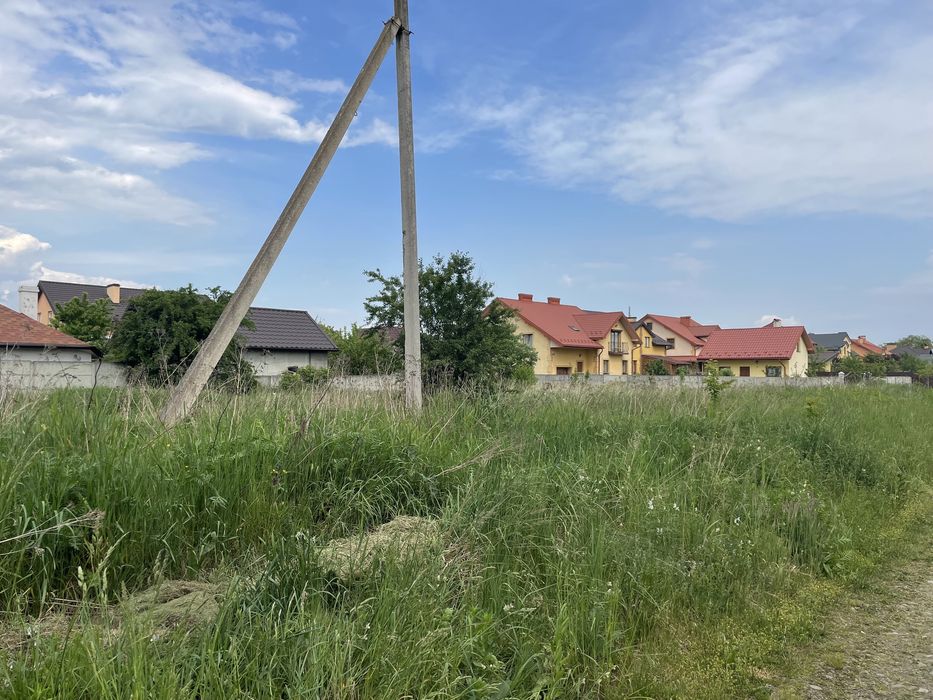 Земельна ділянка під забудову з комунікаціями