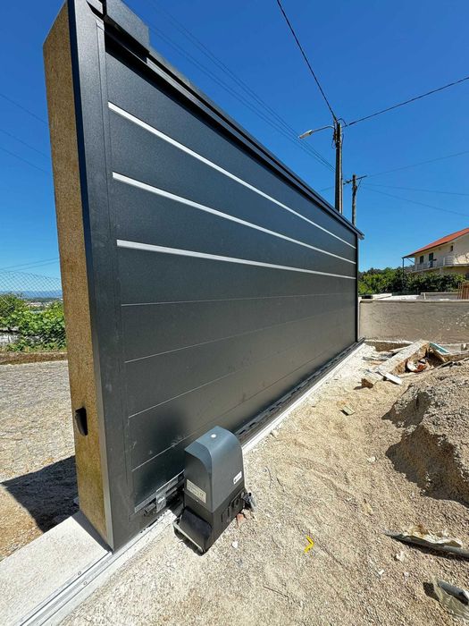 Portões de Alumínio Sob Medida - Fornecimento