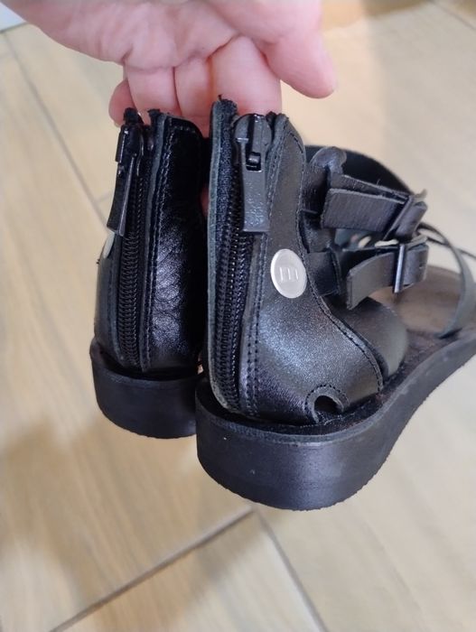 Босоніжки шкіра мягка устілка